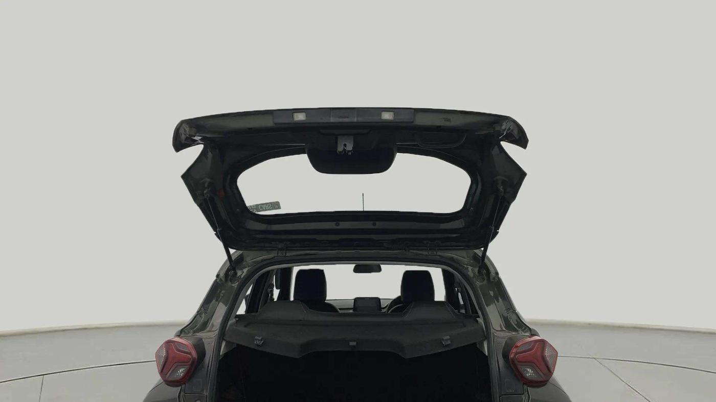 2023 Tata PUNCH ACCOMPLISHED MT CAMO EDITION, Petrol, Manual, 33,438 km, Boot Door Open
