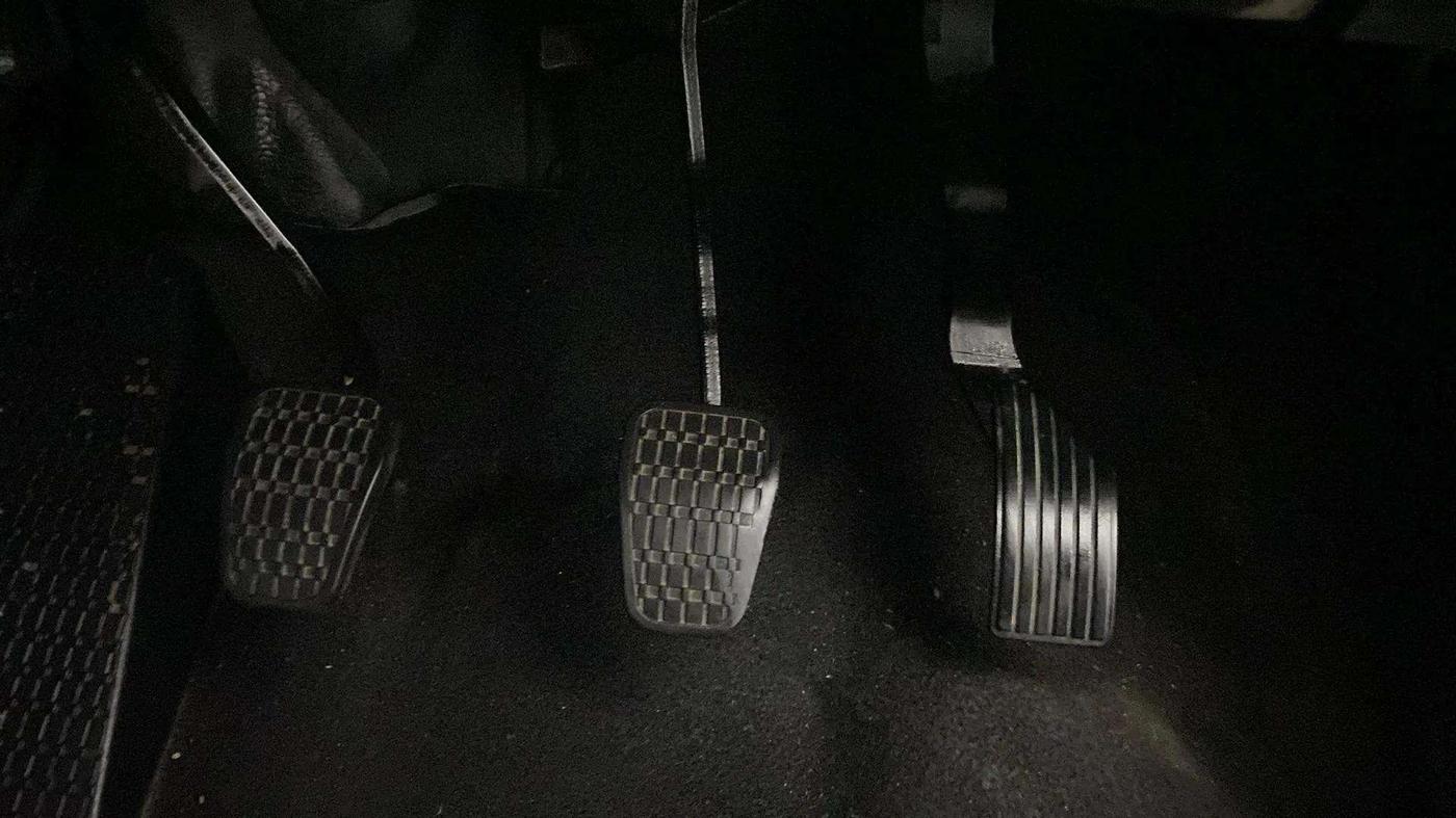 2023 Tata PUNCH ACCOMPLISHED MT CAMO EDITION, Petrol, Manual, 33,438 km, Pedals
