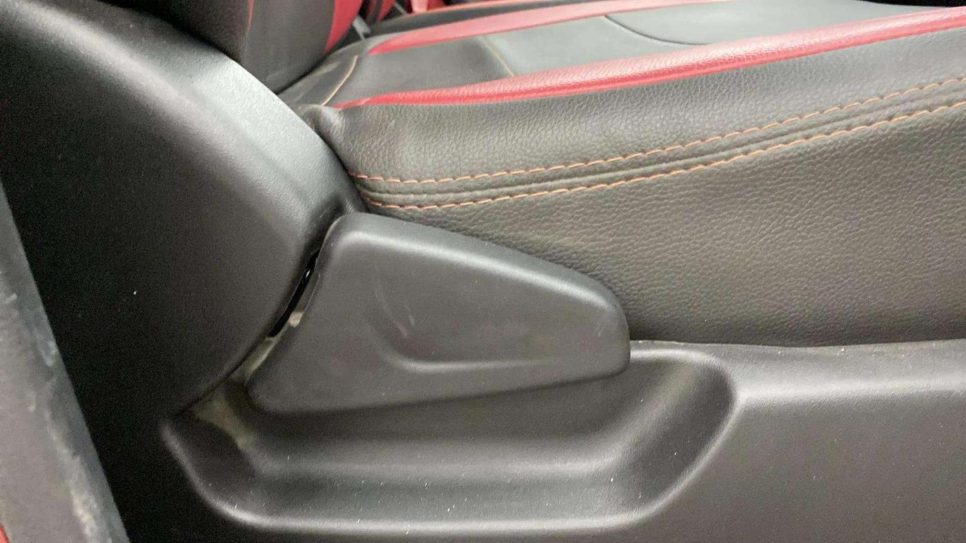 2018 Datsun Redi Go T(O) 1.0 AMT, Petrol, Automatic, 26,927 km, Driver Side Adjustment Panel