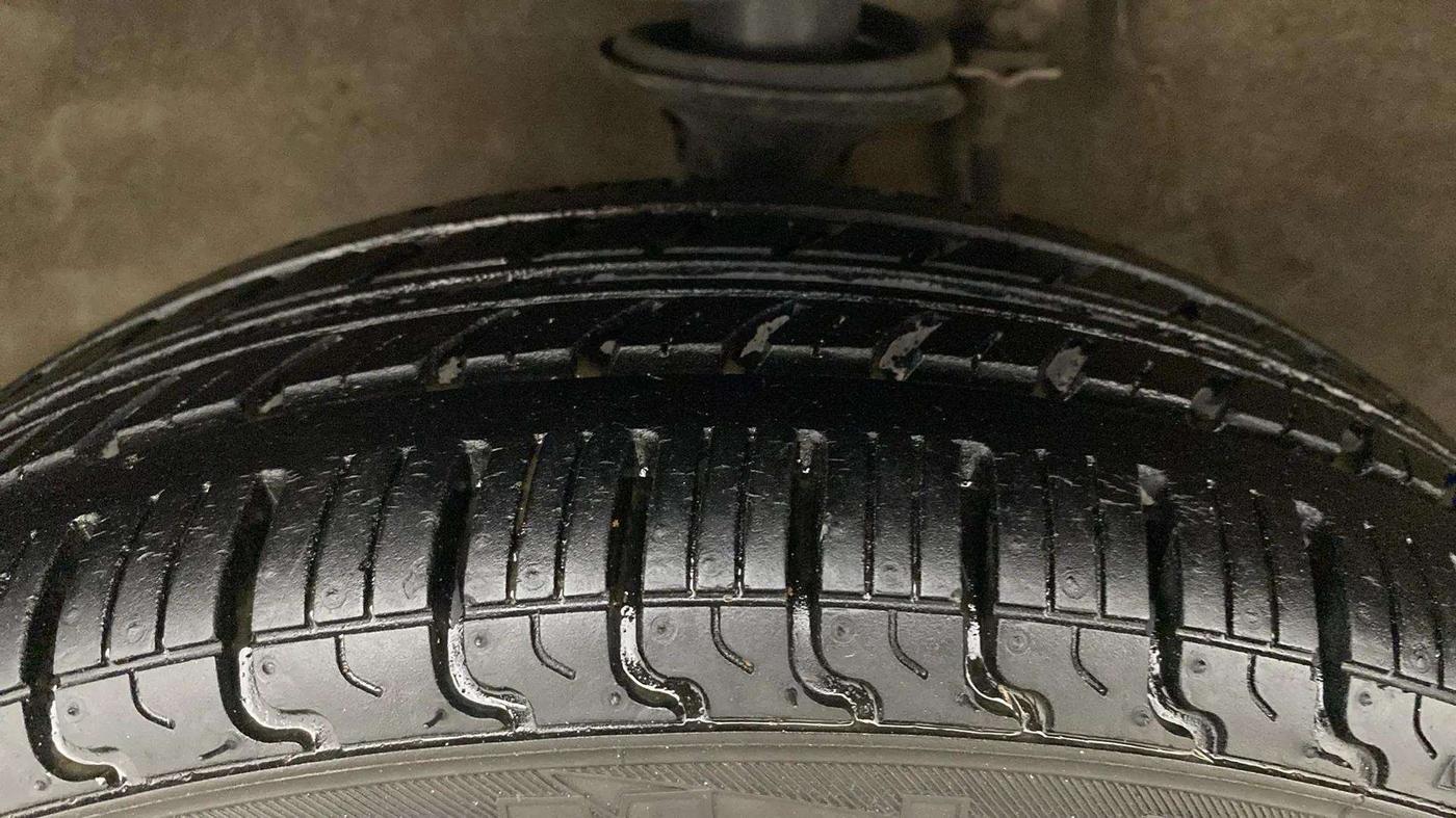 2017 Maruti Alto K10 VXI, Petrol, Manual, 61,279 km, Left Front Tyre Tread