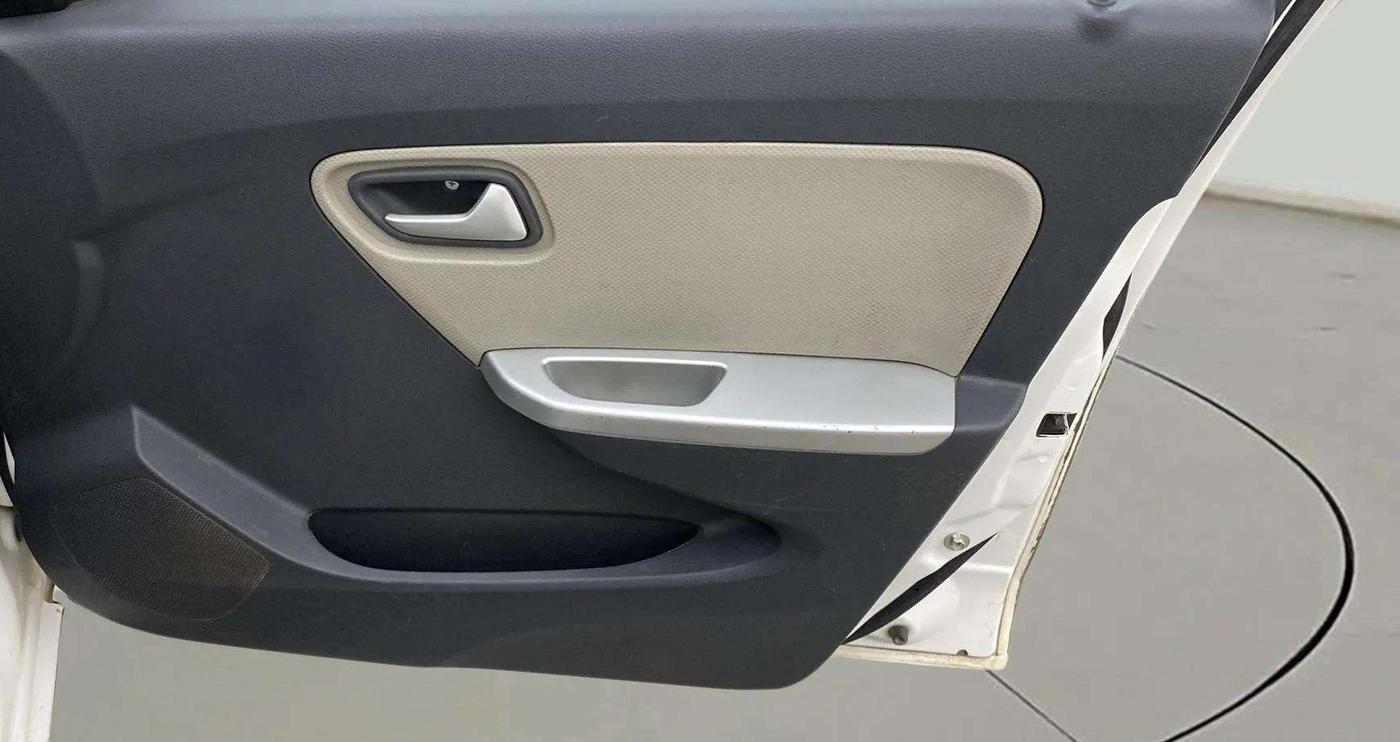 2017 Maruti Alto K10 VXI, Petrol, Manual, 61,279 km, Driver Side Door Panels Control