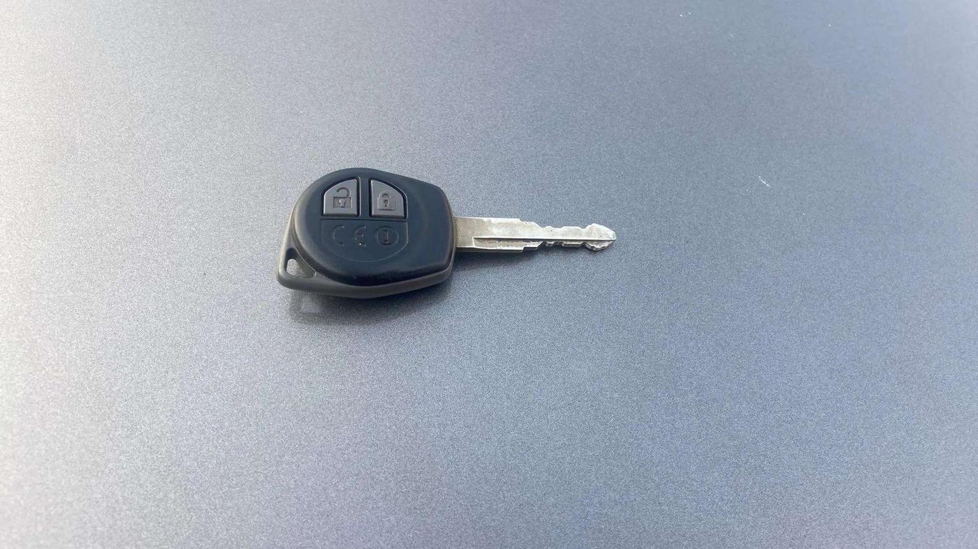 2017 Maruti Dzire VXI, Petrol, Manual, 78,200 km, Key Close Up