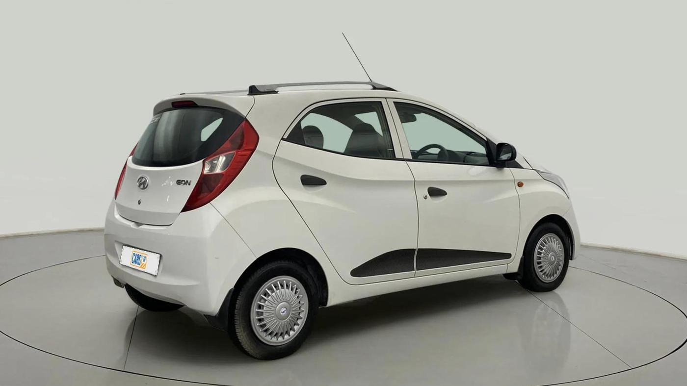 2017 Hyundai Eon ERA + SE, Petrol, Manual, 32,394 km, Right Back Diagonal
