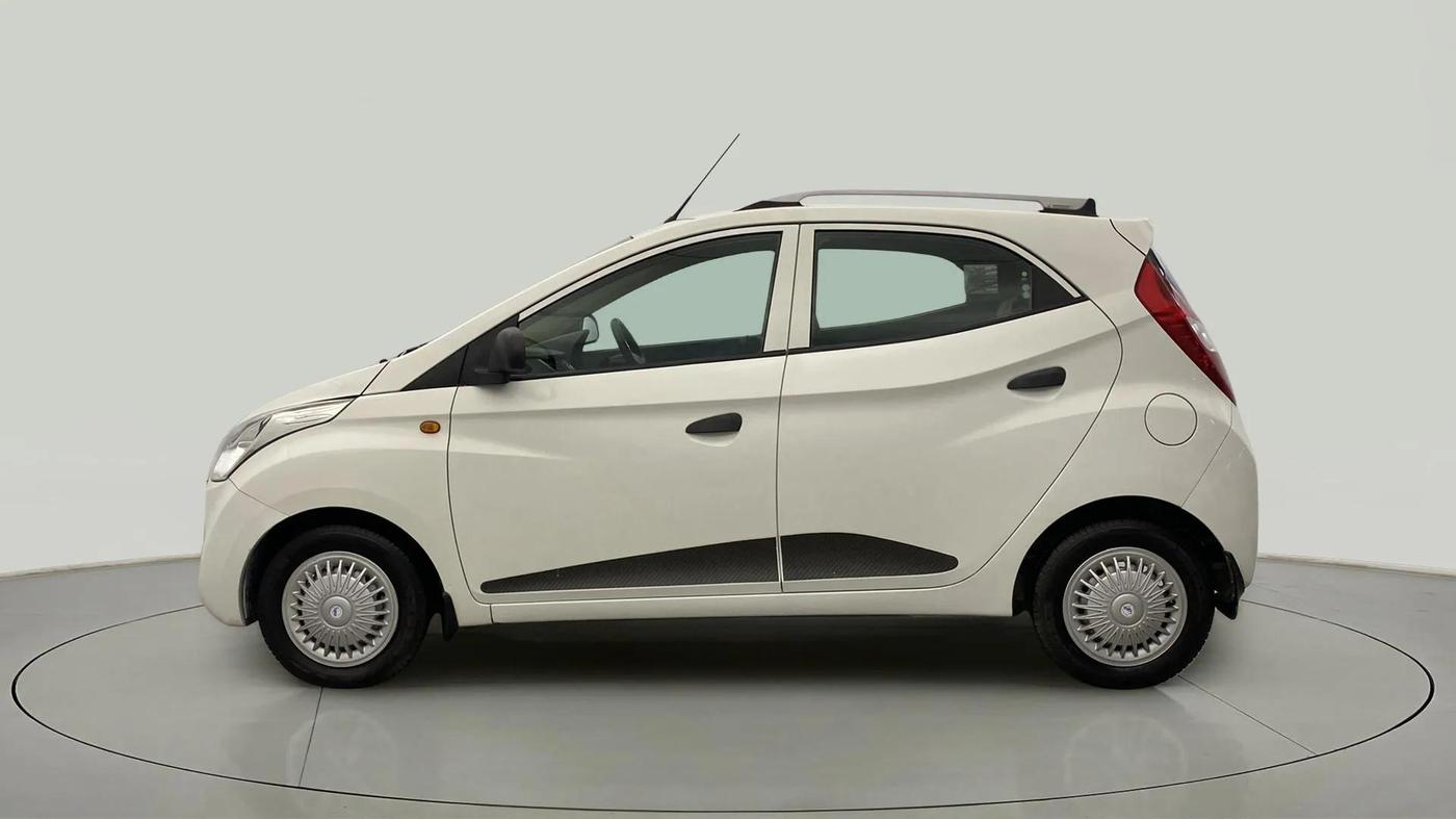 2017 Hyundai Eon ERA + SE, Petrol, Manual, 32,394 km, Left Side