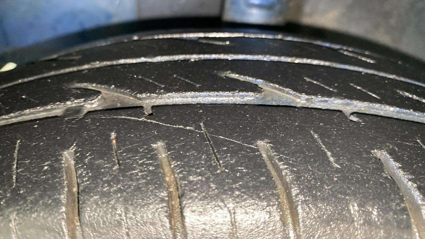 2014 Hyundai Eon D-LITE+, Petrol, Manual, 31,043 km, Left Front Tyre Tread