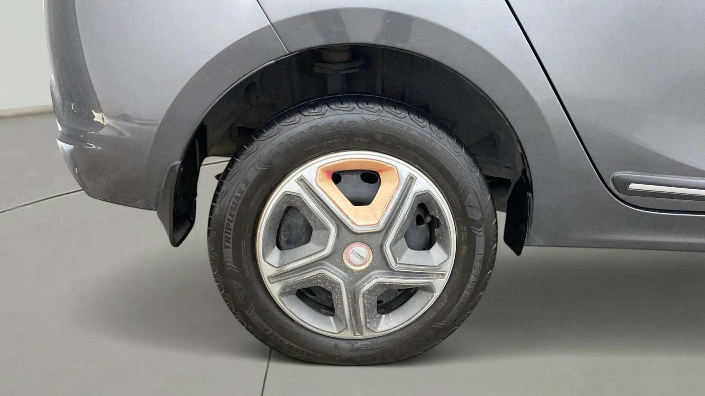 2022 Tata TIGOR XZ CNG, CNG, Manual, 45,893 km, Right Rear Wheel