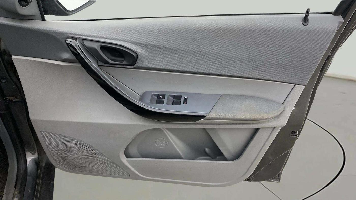 2022 Tata TIGOR XZ CNG, CNG, Manual, 45,893 km, Driver Side Door Panels Control