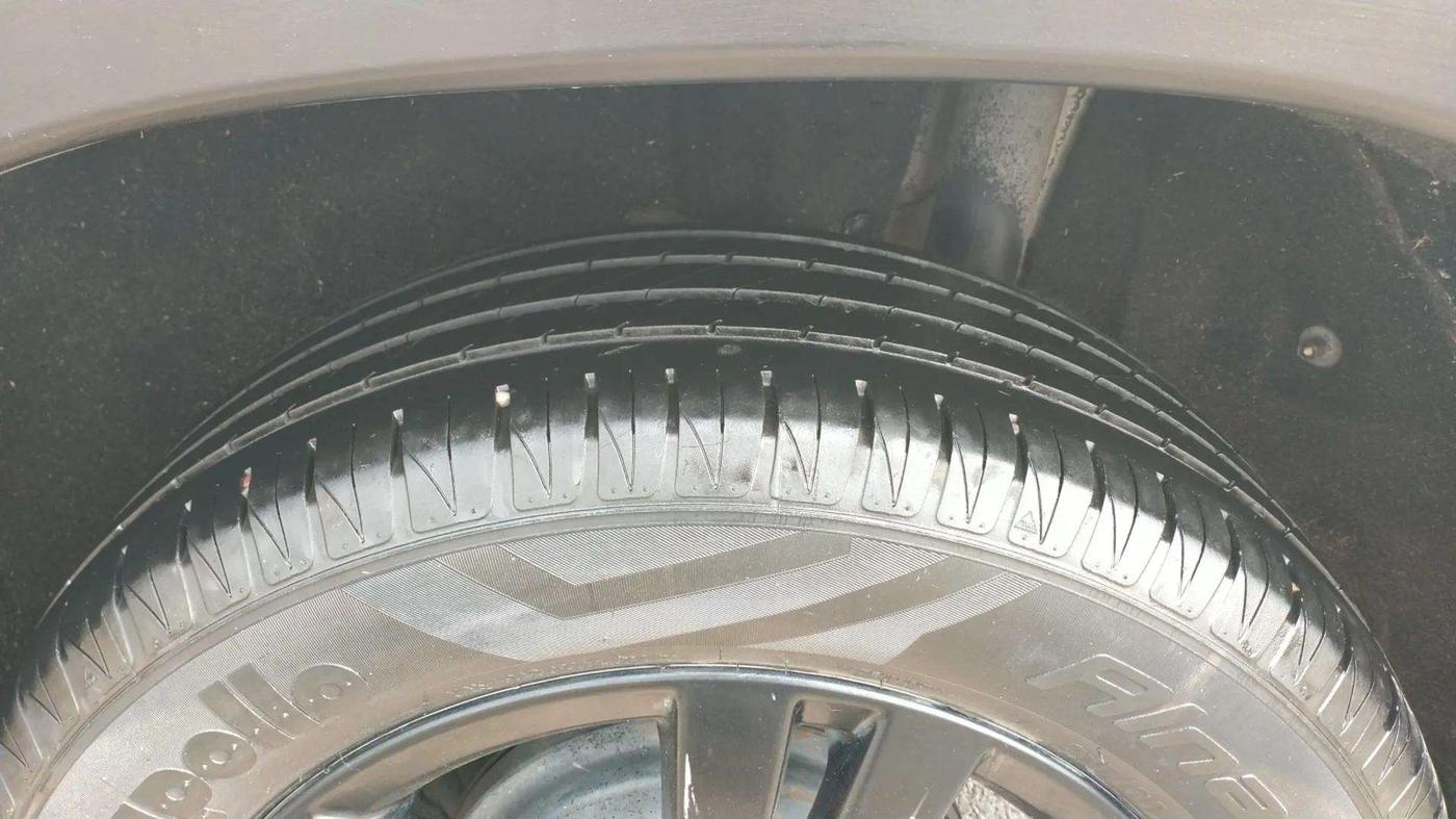 2019 Maruti Vitara Brezza ZDI, Diesel, Manual, 1,05,859 km, Left Rear Tyre Tread