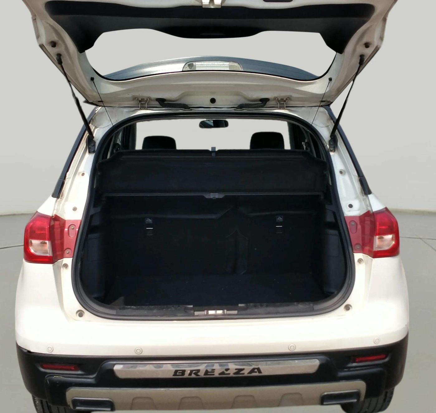 2019 Maruti Vitara Brezza ZDI, Diesel, Manual, 1,05,859 km, Boot Door Open