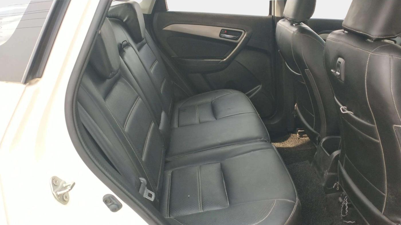 2019 Maruti Vitara Brezza ZDI, Diesel, Manual, 1,05,859 km, Right Side Rear Door Cabin