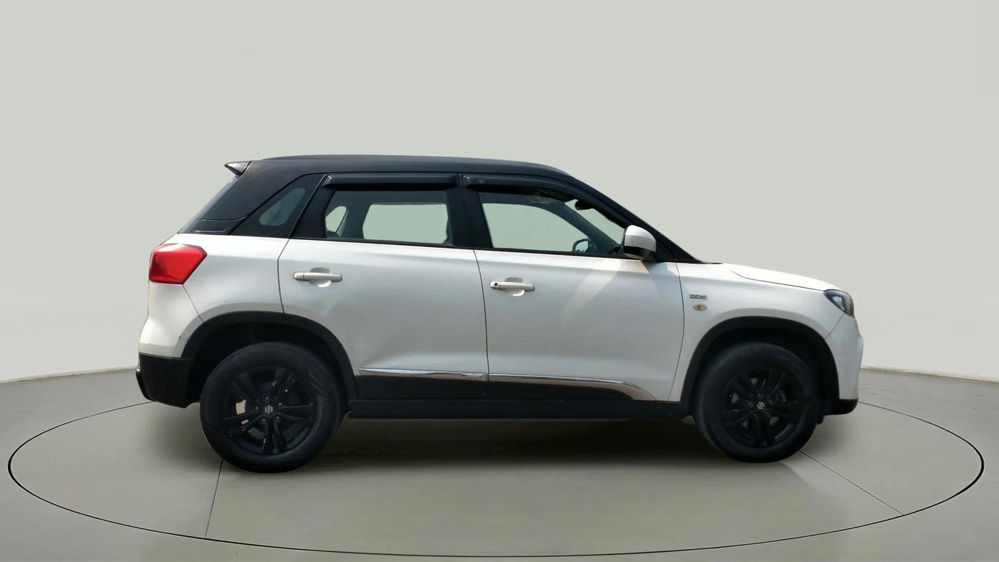 2019 Maruti Vitara Brezza ZDI, Diesel, Manual, 1,05,859 km, Right Side View