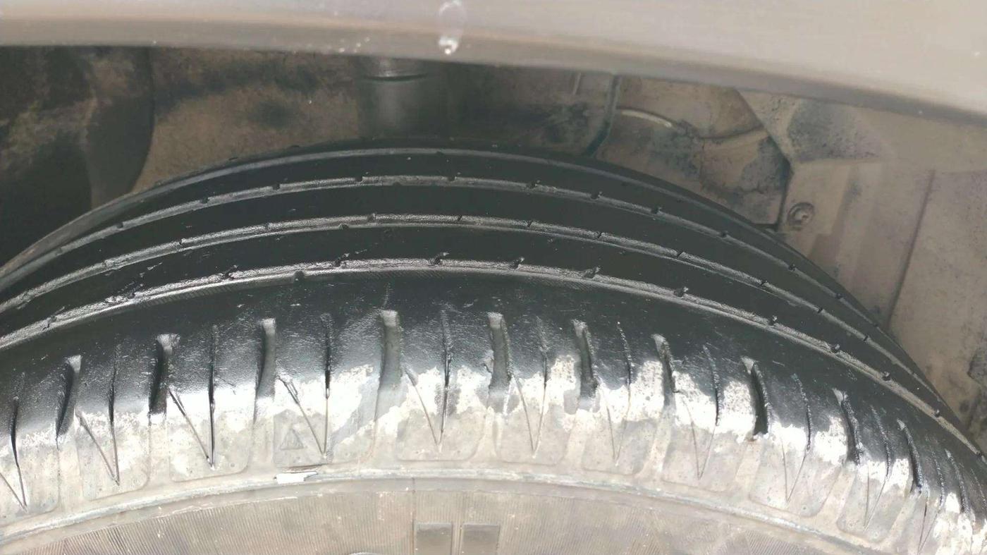 2019 Maruti Vitara Brezza ZDI, Diesel, Manual, 1,05,859 km, Right Front Tyre Tread