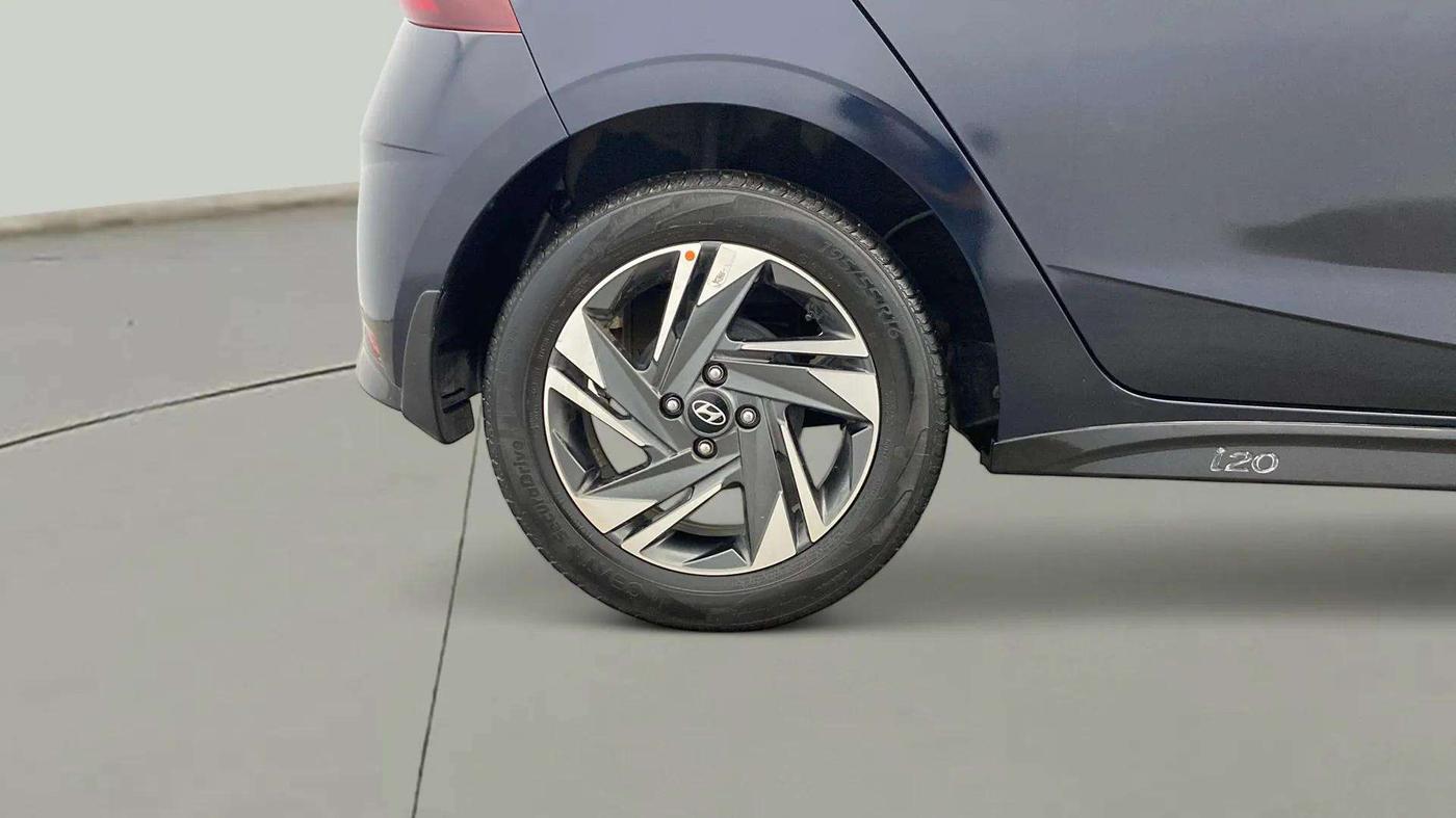 2022 Hyundai NEW I20 ASTA (O) 1.2 MT, Petrol, Manual, 36,319 km, Right Rear Wheel