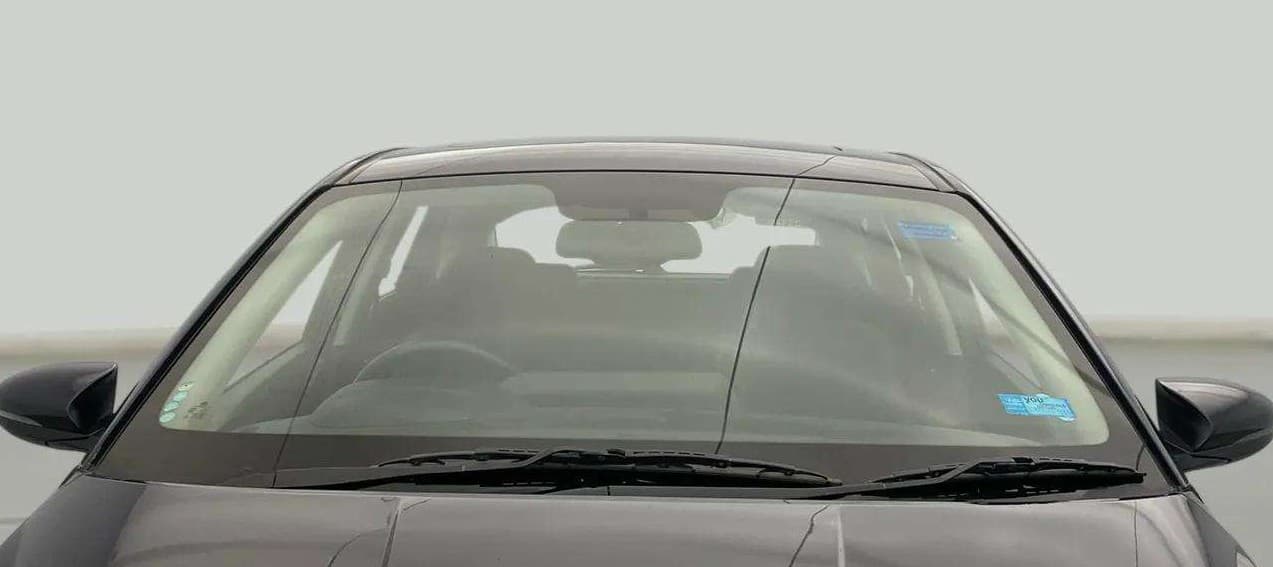 2022 Hyundai NEW I20 ASTA (O) 1.2 MT, Petrol, Manual, 36,319 km, Front Windshield