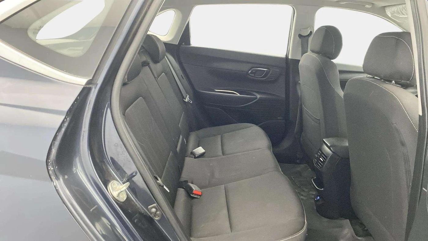 2022 Hyundai NEW I20 ASTA (O) 1.2 MT, Petrol, Manual, 36,319 km, Right Side Rear Door Cabin
