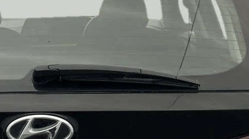 2022 Hyundai NEW I20 ASTA (O) 1.2 MT, Petrol, Manual, 36,319 km, Rear Wiper