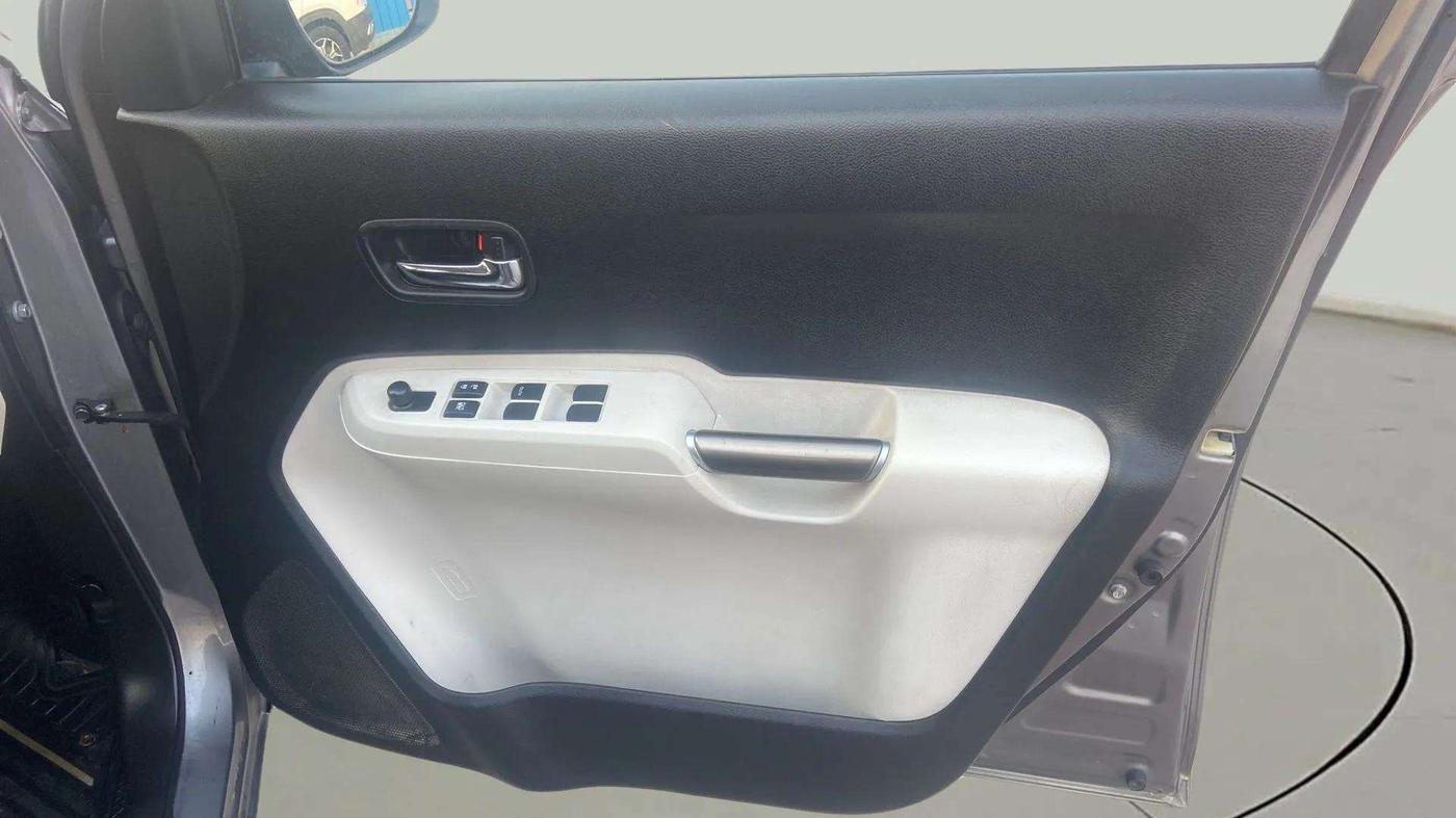2017 Maruti IGNIS DELTA 1.2, Petrol, Manual, 70,849 km, Driver Side Door Panels Control