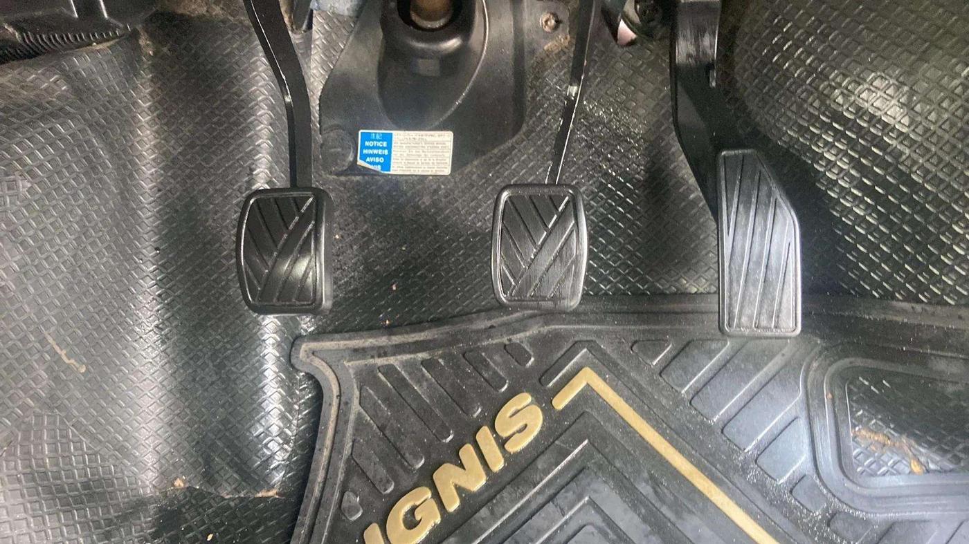 2017 Maruti IGNIS DELTA 1.2, Petrol, Manual, 70,849 km, Pedals