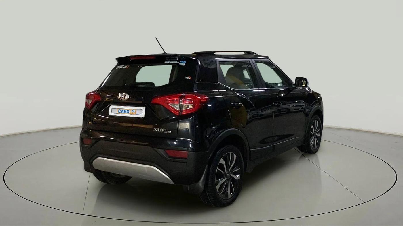 2021 Mahindra XUV300 W8 (O) 1.2 PETROL, Petrol, Manual, 26,722 km, Right Back Diagonal