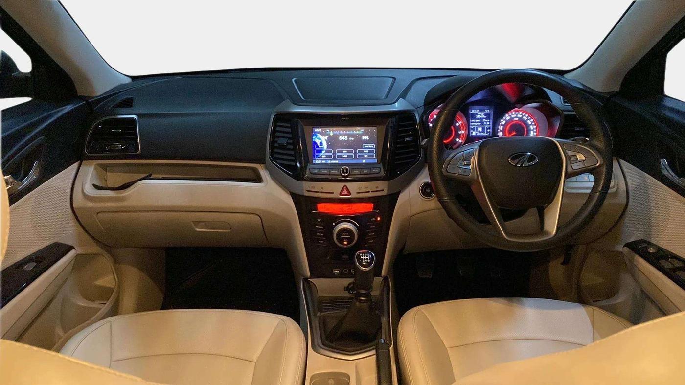 2021 Mahindra XUV300 W8 (O) 1.2 PETROL, Petrol, Manual, 26,722 km, Dashboard