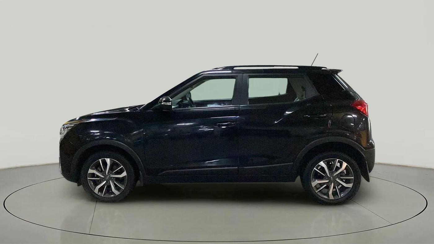 2021 Mahindra XUV300 W8 (O) 1.2 PETROL, Petrol, Manual, 26,722 km, Left Side