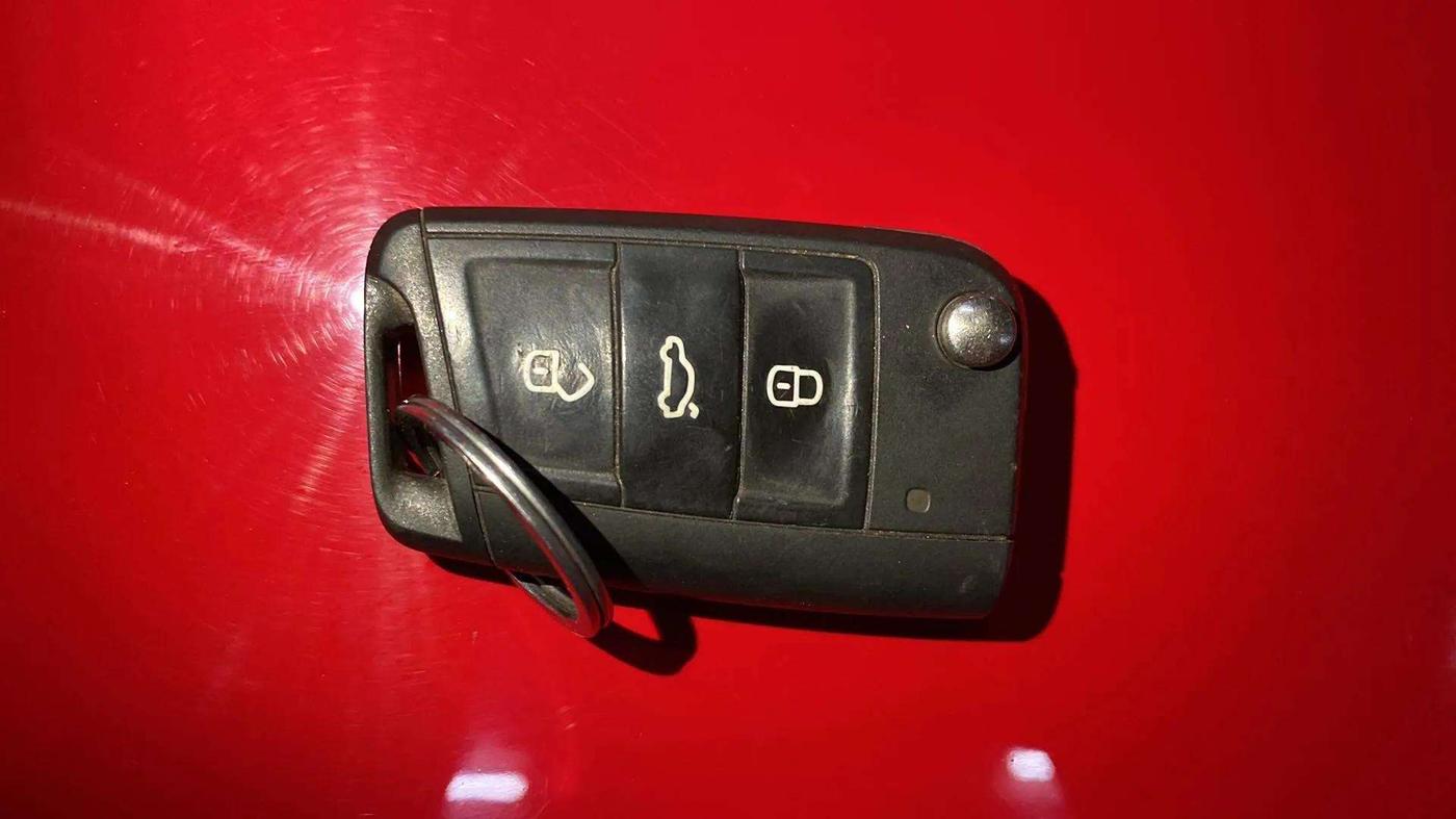 2022 Skoda SLAVIA AMBITION 1.0L TSI MT, Petrol, Manual, 23,367 km, Key Close Up