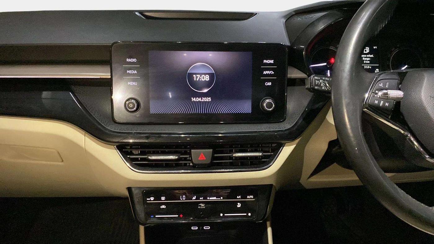 2022 Skoda SLAVIA AMBITION 1.0L TSI MT, Petrol, Manual, 23,367 km, Air Conditioner