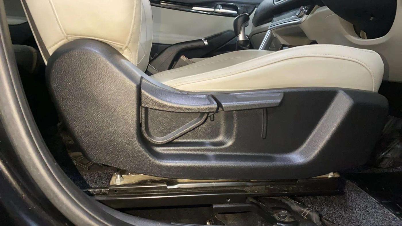 2022 KIA SELTOS HTX 1.5 PETROL, Petrol, Manual, 37,758 km, Driver Side Adjustment Panel