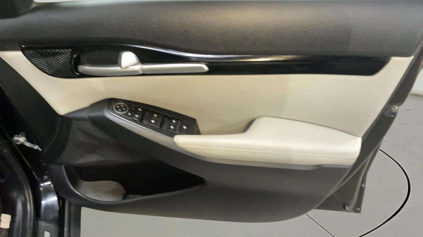 2022 KIA SELTOS HTX 1.5 PETROL, Petrol, Manual, 37,758 km, Driver Side Door Panels Control