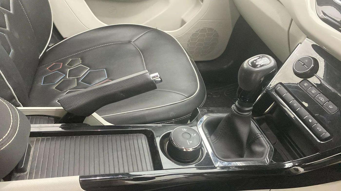 2021 Tata NEXON XZ PLUS PETROL, Petrol, Manual, 33,777 km, Gear Lever