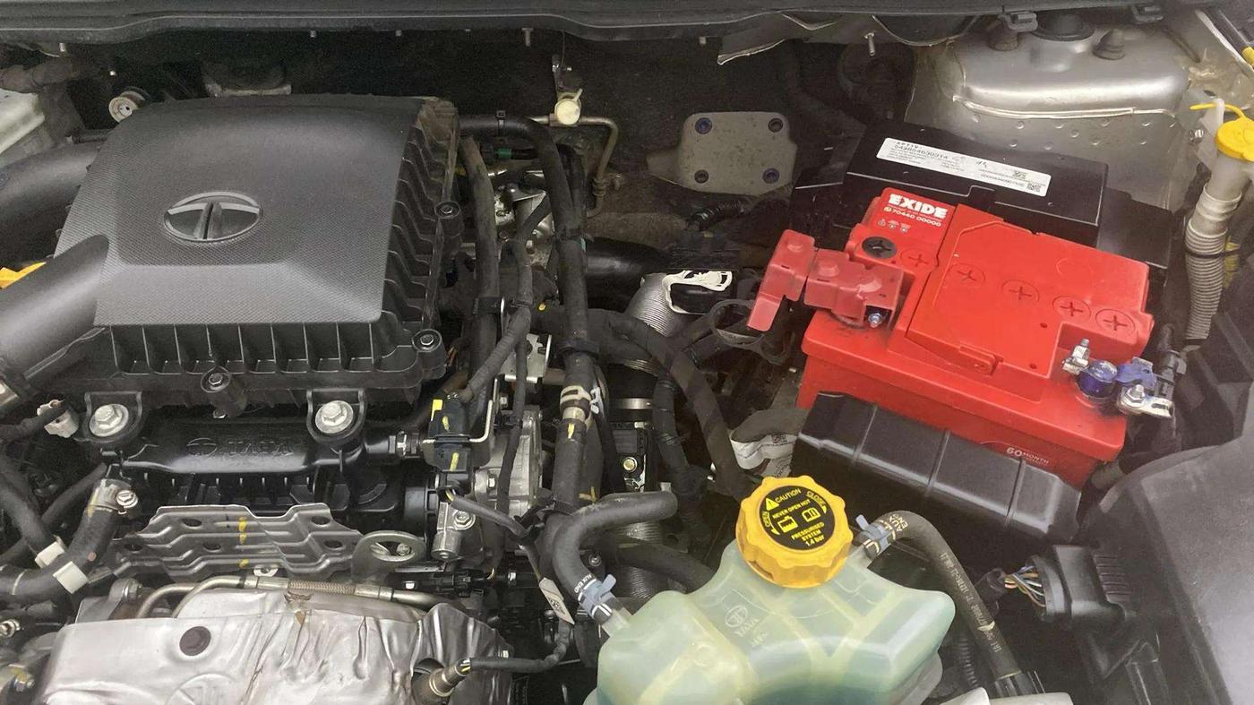 2021 Tata NEXON XZ PLUS PETROL, Petrol, Manual, 33,777 km, Engine View - Left