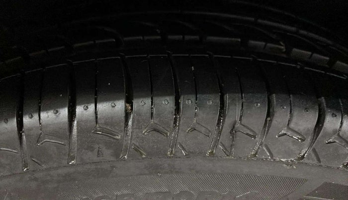 2015 Maruti Celerio VXI AMT, Petrol, Automatic, 51,575 km, Right Front Tyre Tread