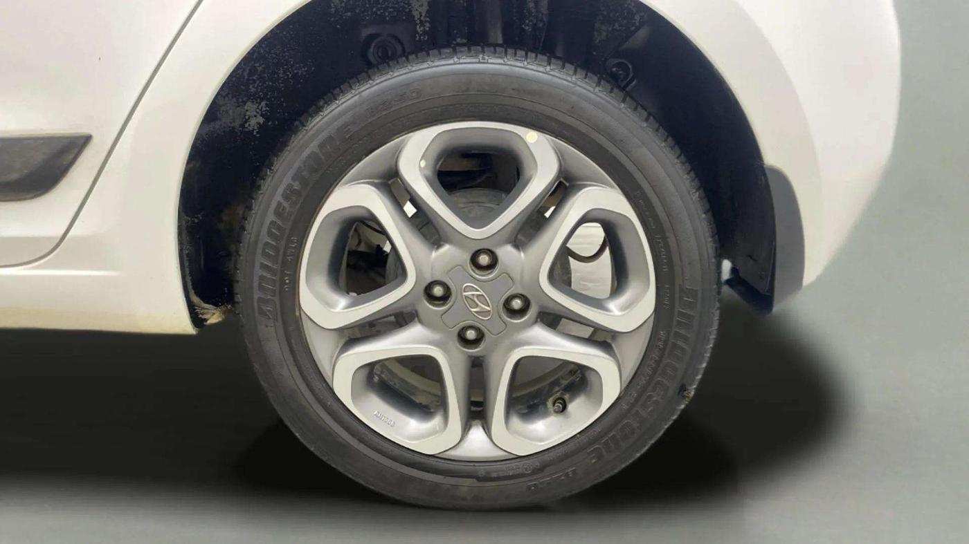 2018 Hyundai Elite i20 ASTA 1.2 (O), Petrol, Manual, 31,204 km, Left Rear Wheel