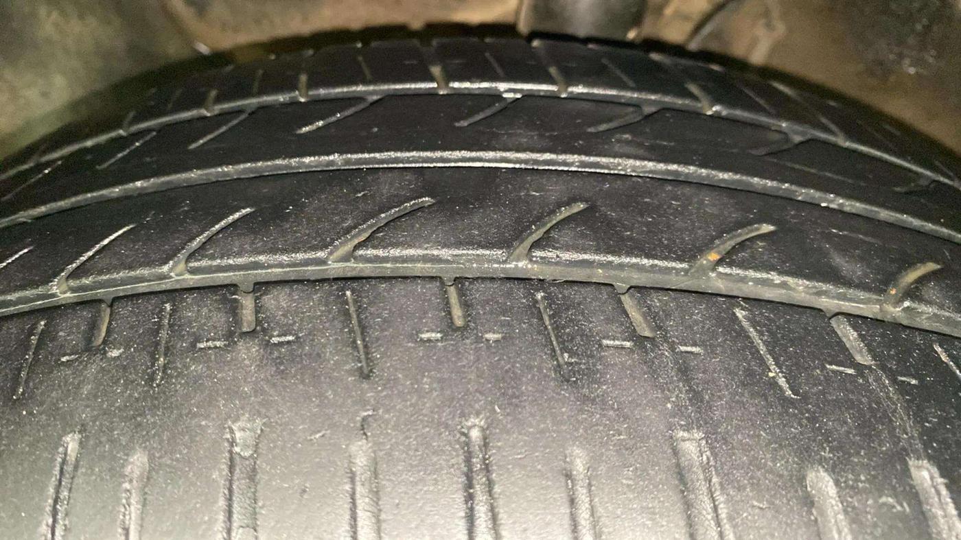 2018 Hyundai Elite i20 ASTA 1.2 (O), Petrol, Manual, 31,204 km, Left Front Tyre Tread