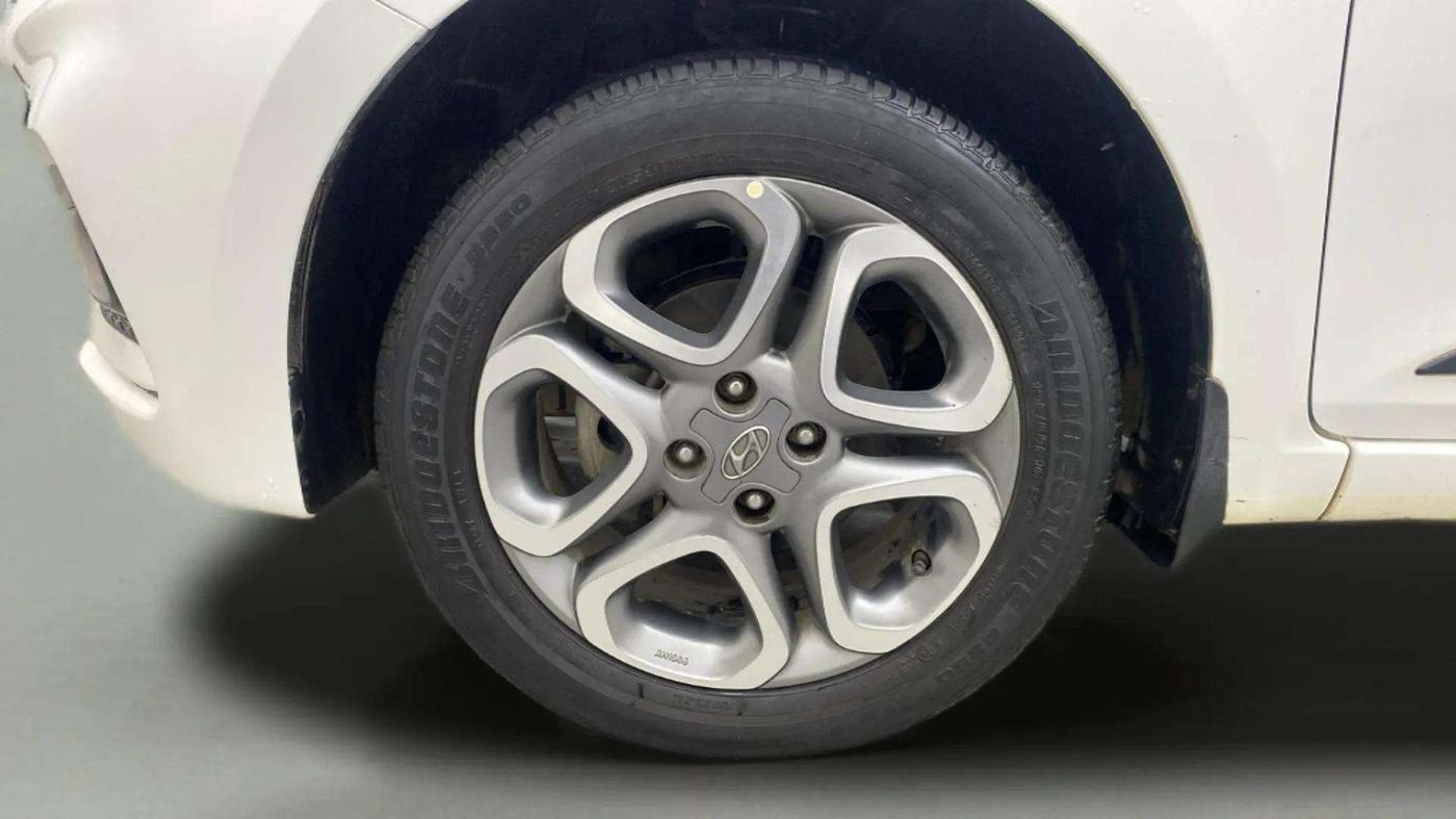 2018 Hyundai Elite i20 ASTA 1.2 (O), Petrol, Manual, 31,204 km, Left Front Wheel
