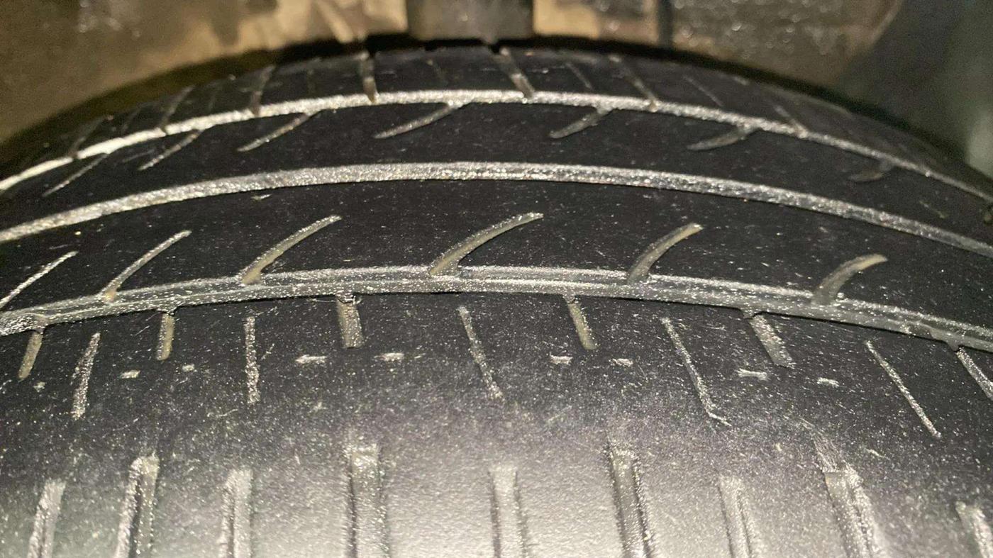 2018 Hyundai Elite i20 ASTA 1.2 (O), Petrol, Manual, 31,204 km, Right Front Tyre Tread