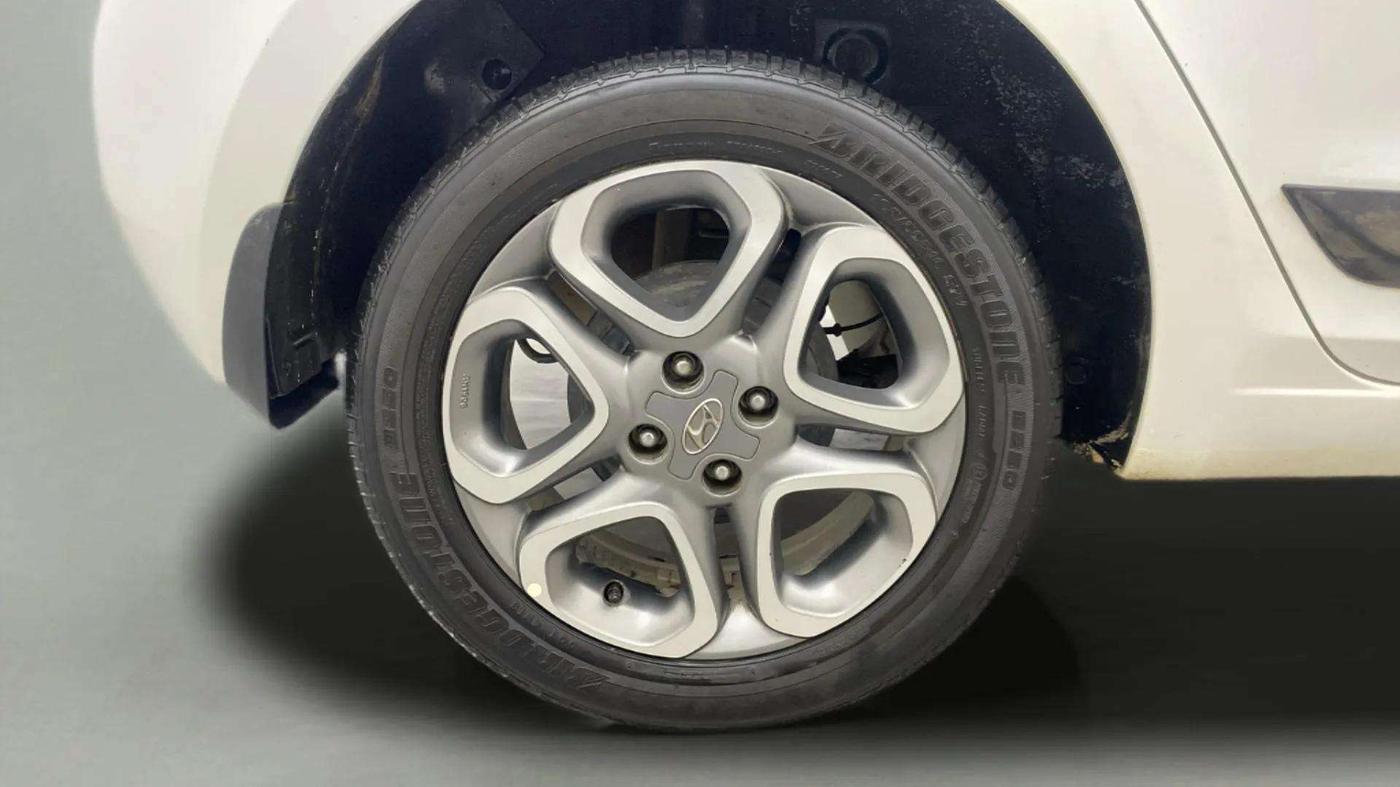 2018 Hyundai Elite i20 ASTA 1.2 (O), Petrol, Manual, 31,204 km, Right Rear Wheel