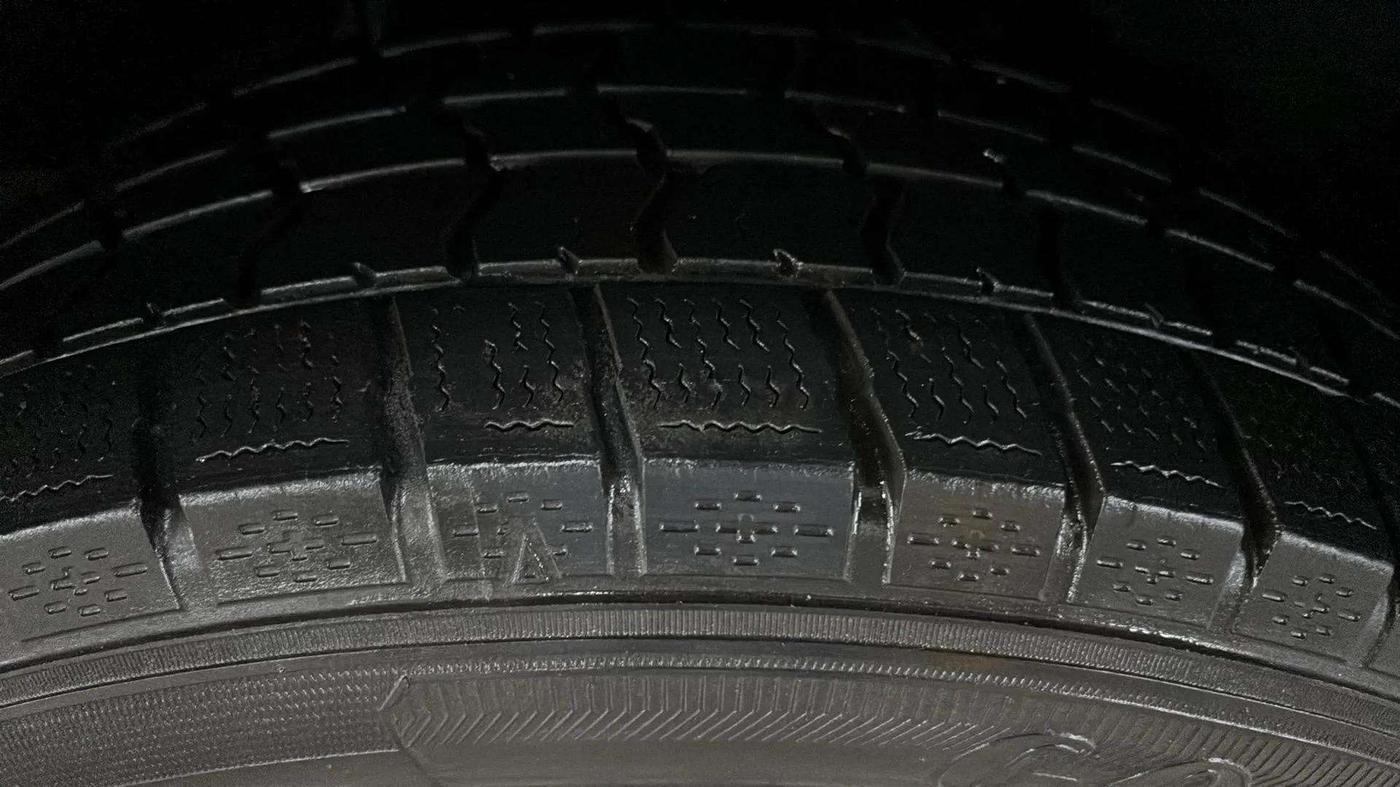 2017 Maruti Baleno DELTA PETROL 1.2, Petrol, Manual, 43,018 km, Left Rear Tyre Tread