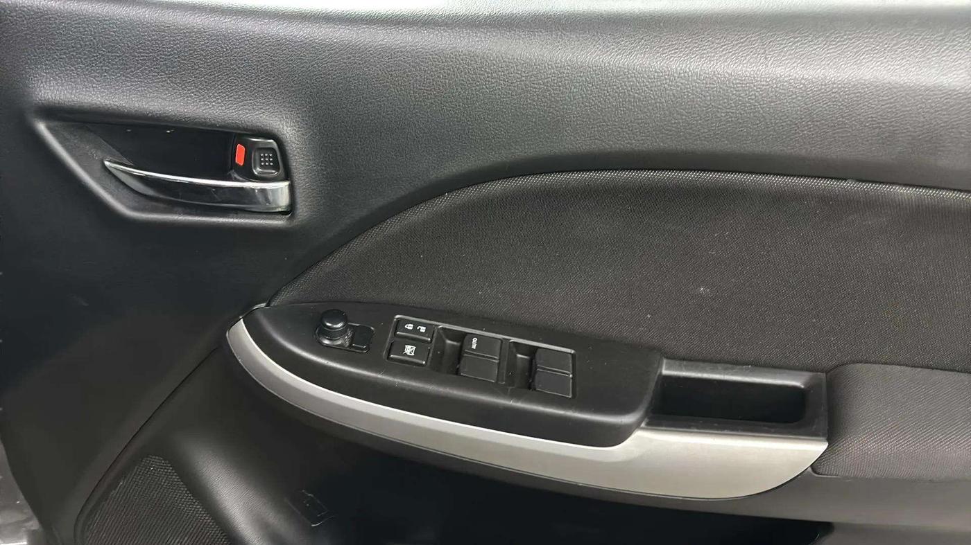 2017 Maruti Baleno DELTA PETROL 1.2, Petrol, Manual, 43,018 km, Driver Side Door Panels Control