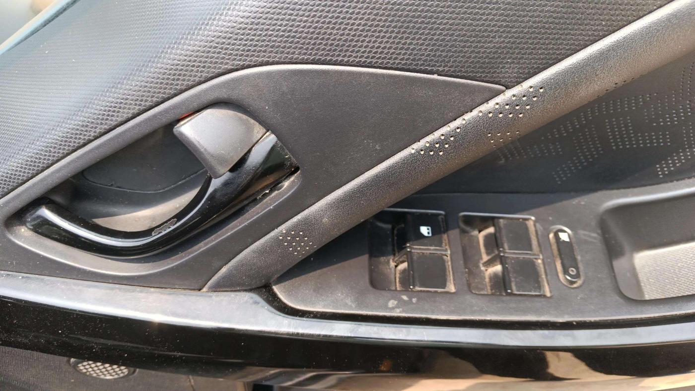 2022 Tata NEXON XZ PLUS (O) PETROL DARK EDITION, Petrol, Manual, 62,794 km, Driver Side Door Panels Control