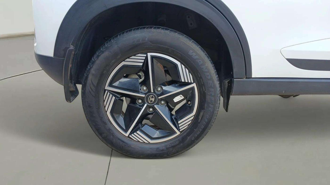 2024 Tata NEXON EV EMPOWERED LONG RANGE, Electric, Automatic, 29,720 km, Right Rear Wheel