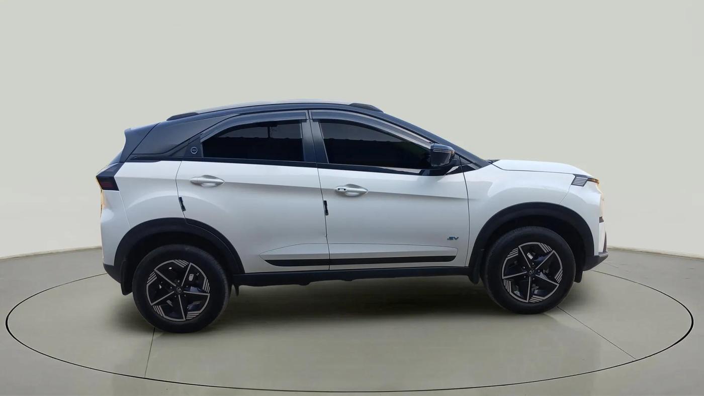 2024 Tata NEXON EV EMPOWERED LONG RANGE, Electric, Automatic, 29,720 km, Right Side View