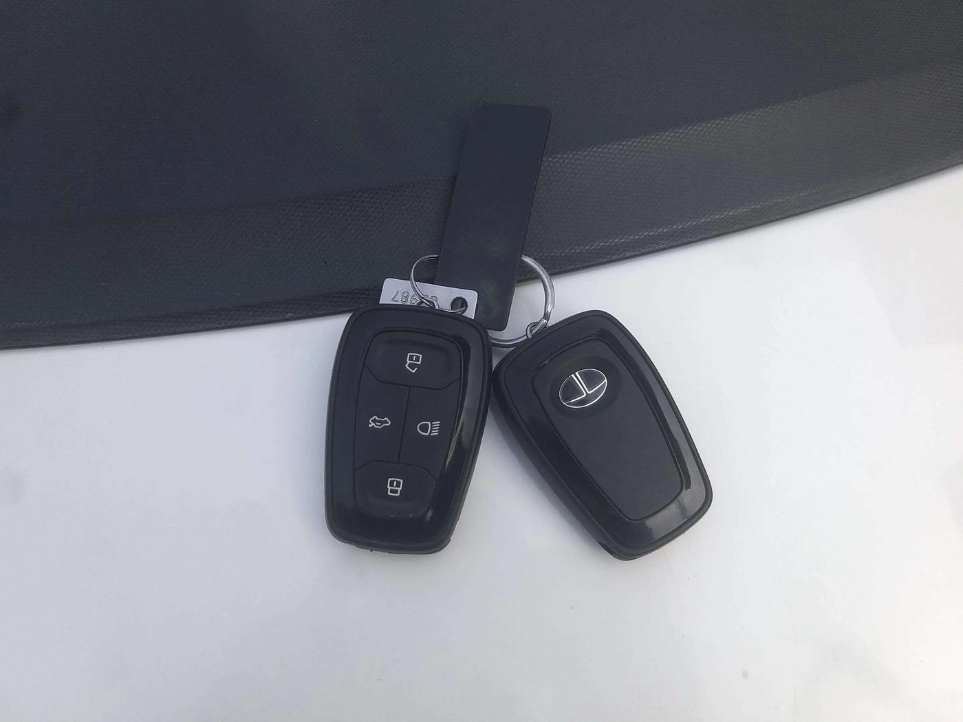 2021 Tata TIGOR XZ PLUS PETROL, Petrol, Manual, 42,598 km, Key Close Up