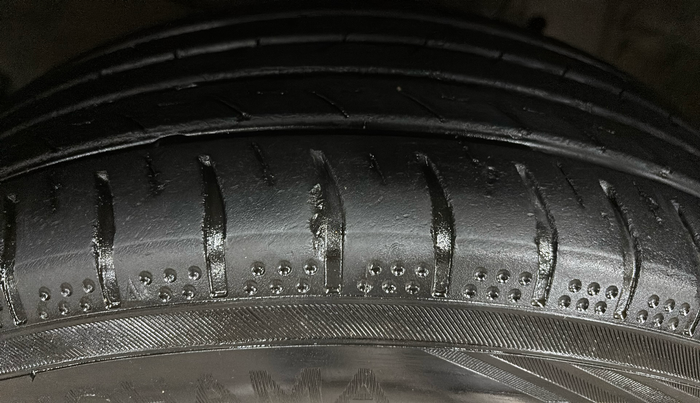 2019 Maruti Swift VXI, Petrol, Manual, 1,111 km, Right Rear Tyre Tread