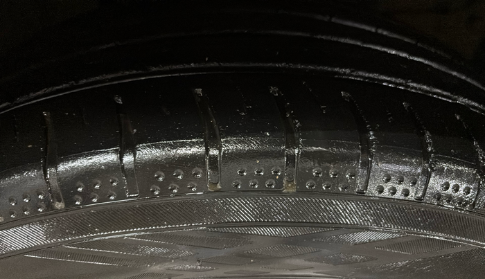 2019 Maruti Swift VXI, Petrol, Manual, 1,111 km, Right Front Tyre Tread