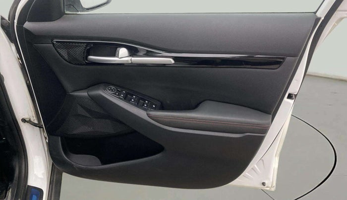 2019 KIA SELTOS GTX AT 1.4 PETROL, Petrol, Automatic, 17,940 km, Driver Side Door Panels Control