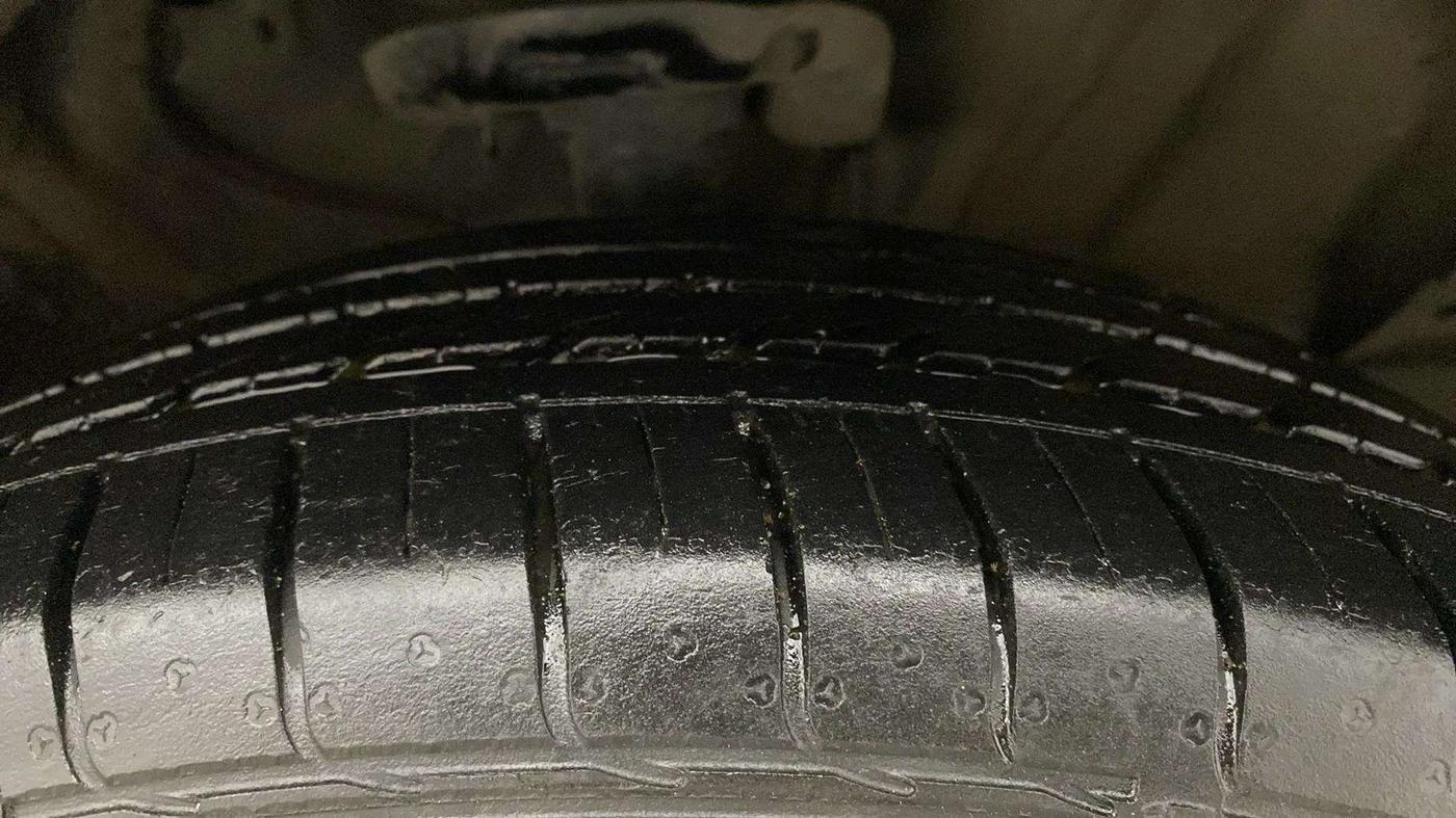 2019 KIA SELTOS GTX AT 1.4 PETROL, Petrol, Automatic, 17,940 km, Right Front Tyre Tread