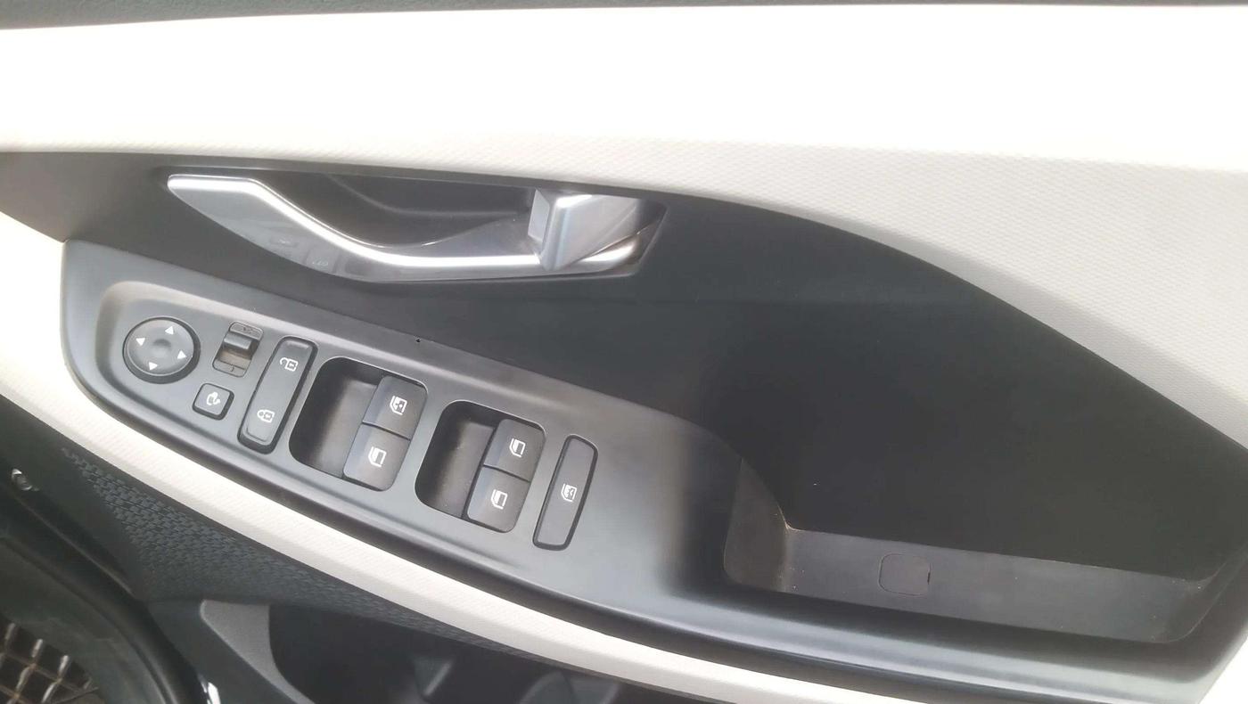 2021 Hyundai Creta SX EXECUTIVE 1.5 PETROL, Petrol, Manual, 33,085 km, Driver Side Door Panels Control