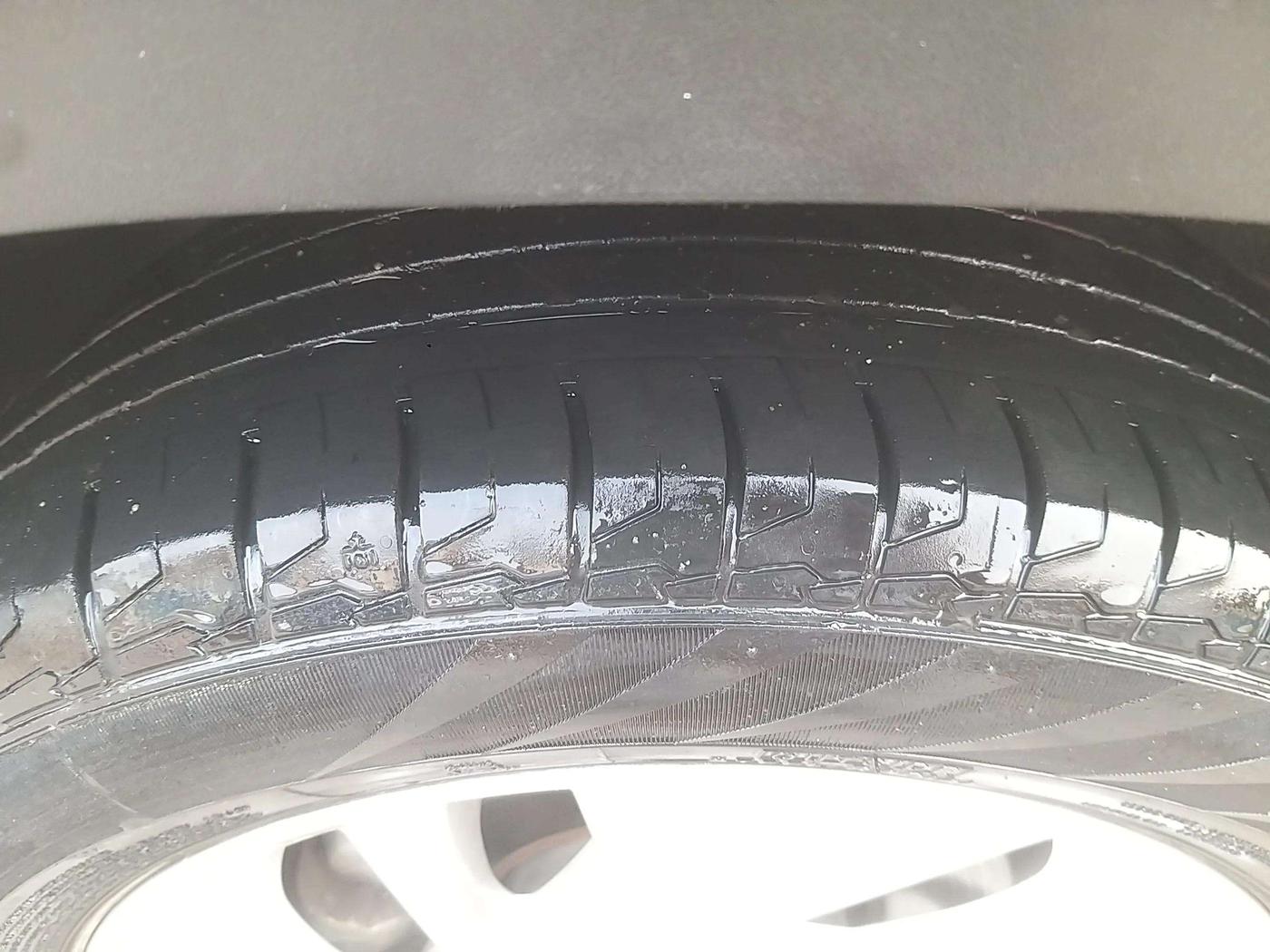 2021 Hyundai Creta SX EXECUTIVE 1.5 PETROL, Petrol, Manual, 33,085 km, Left Front Tyre Tread