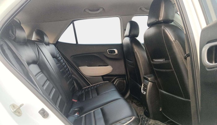 2022 Hyundai VENUE S PLUS 1.5 CRDI, Diesel, Manual, 44,969 km, Right Side Rear Door Cabin